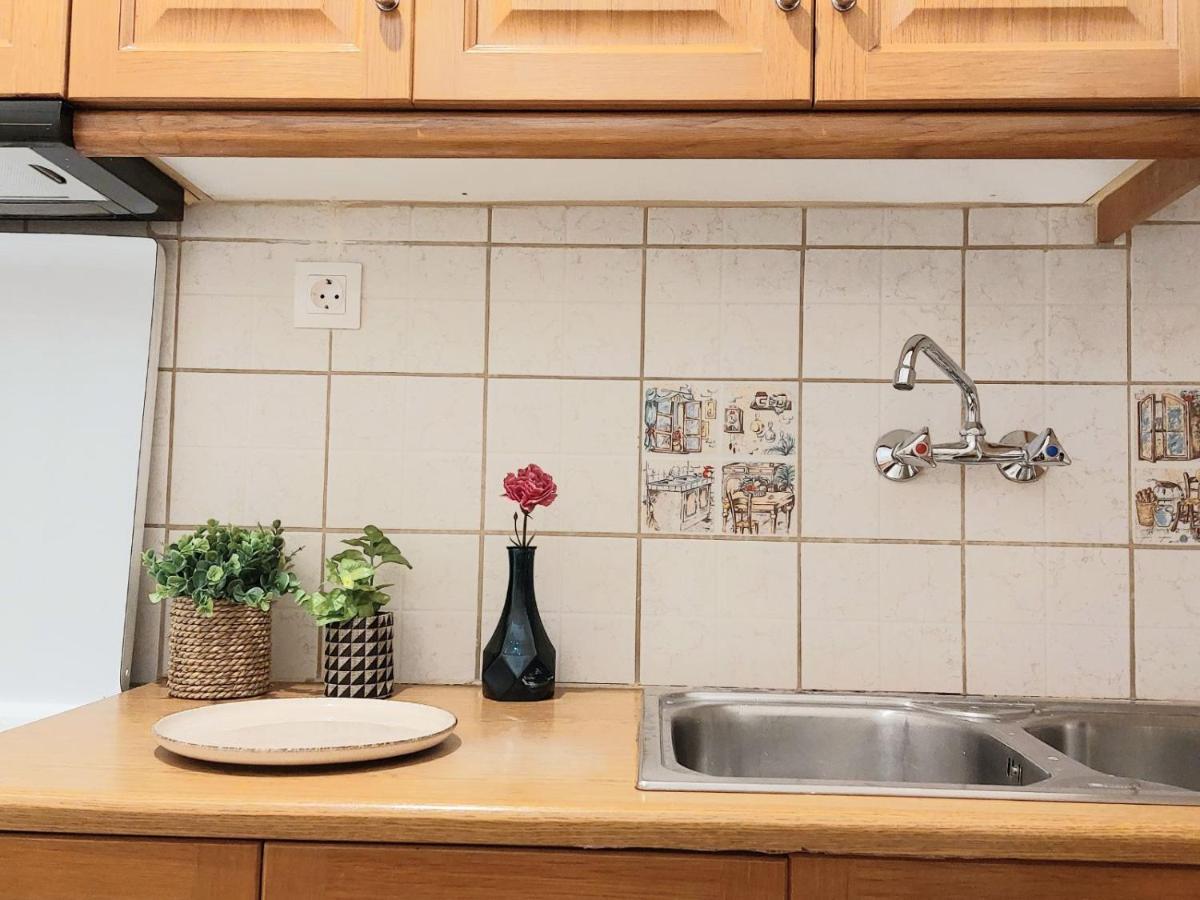 Lovely Equipped Apartment In Kallithea Athen Exterior foto