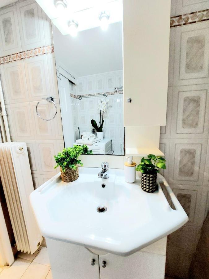 Lovely Equipped Apartment In Kallithea Athen Exterior foto
